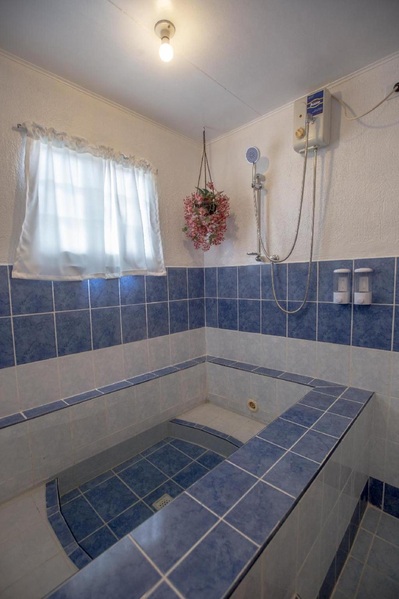 אנטיפולו Oyo 588 Sunrock Resort מראה חיצוני תמונה