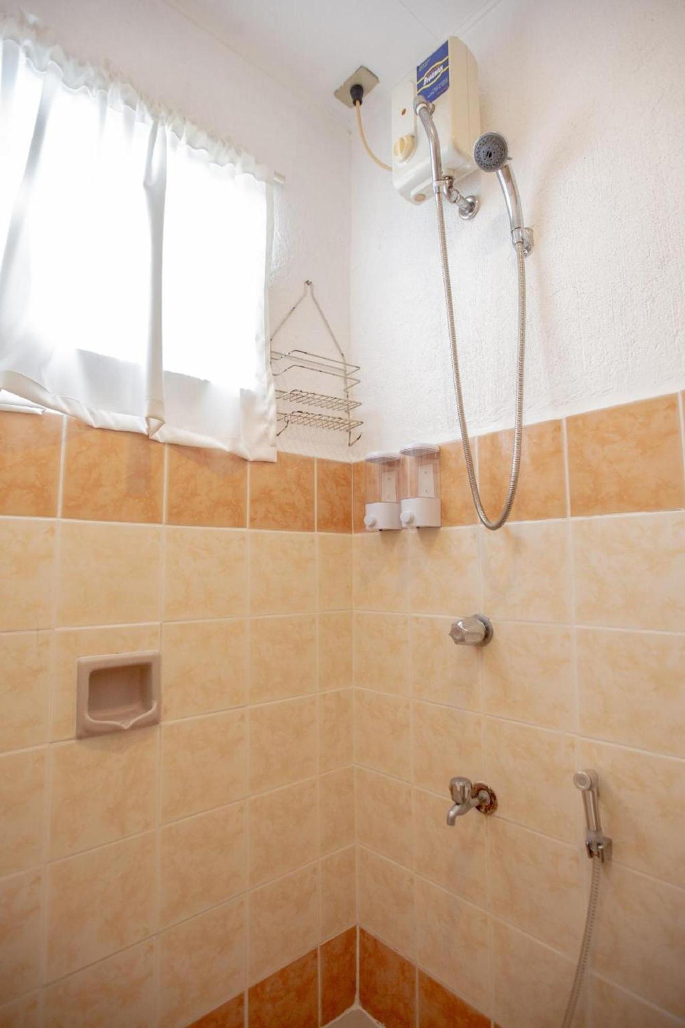 אנטיפולו Oyo 588 Sunrock Resort מראה חיצוני תמונה