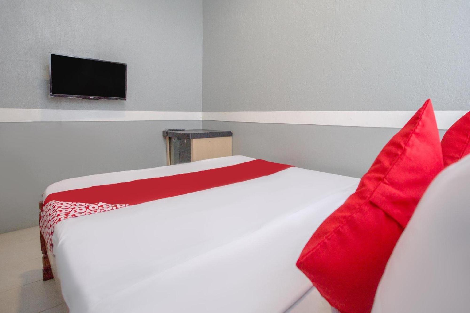 אנטיפולו Oyo 588 Sunrock Resort מראה חיצוני תמונה
